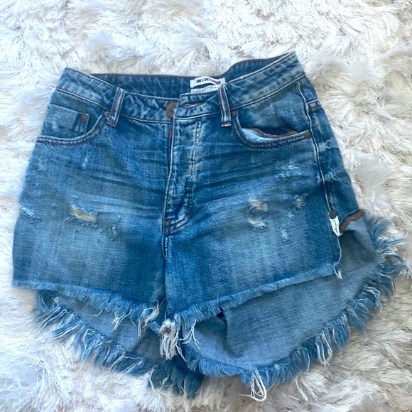 One Teaspoon Pants - One Teaspoon Jean shorts! Gently worn and in perfect condition